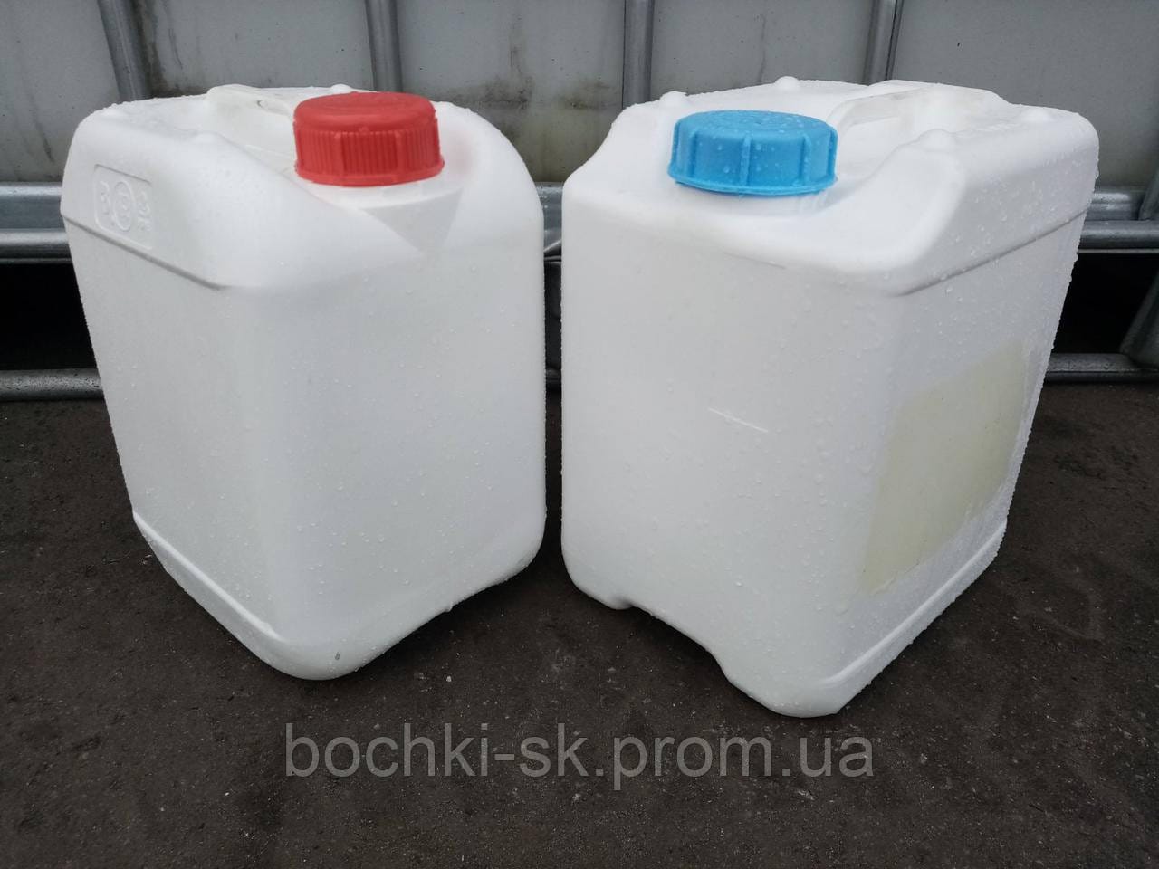 Як правильно та безпечно очистити каністру: покрокова інструкція і корисні порад